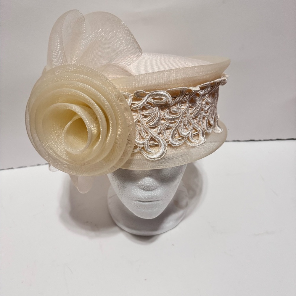 SOLD Vintage Mr. Hi’s Classic Elegant Cream Floral Women's pillbox Hat